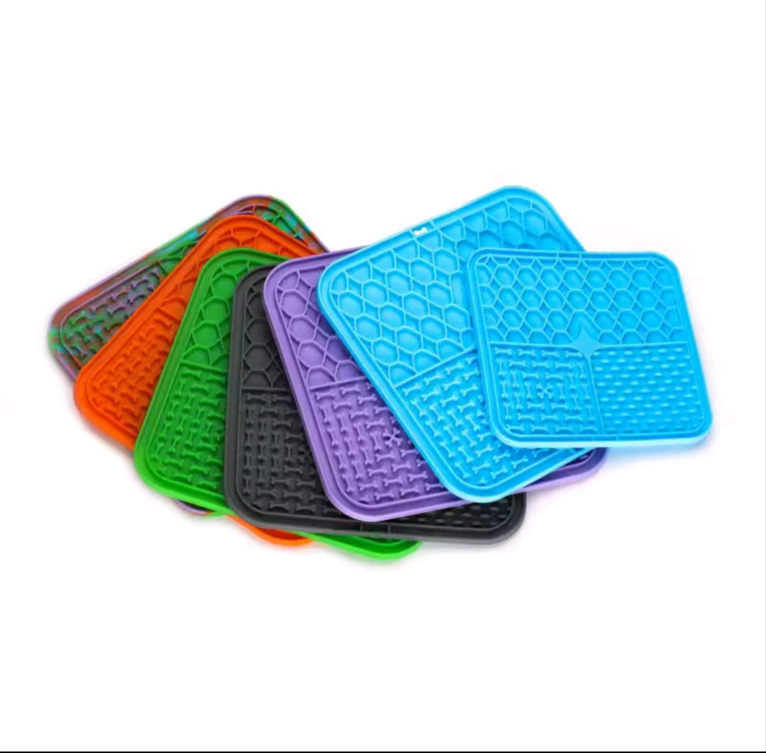 PetNova™ CalmLick™ Silicone Pet Lick Mat – Slow Feeder & Grooming Distraction